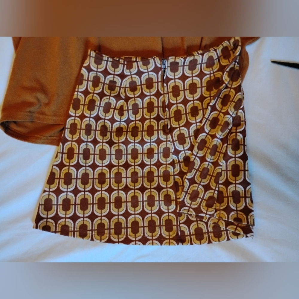 Altar'd State Skirt With Pockets And Stretch. Flattering Great Design. Size  S